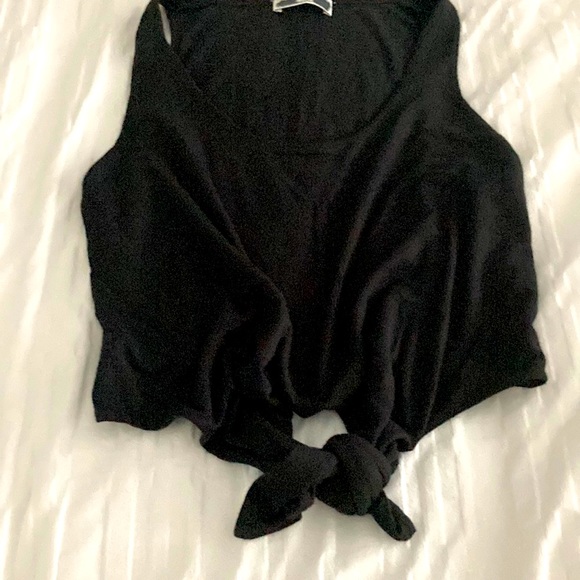 Flattering black tank top with front tie (Babaton) - Picture 2 of 4